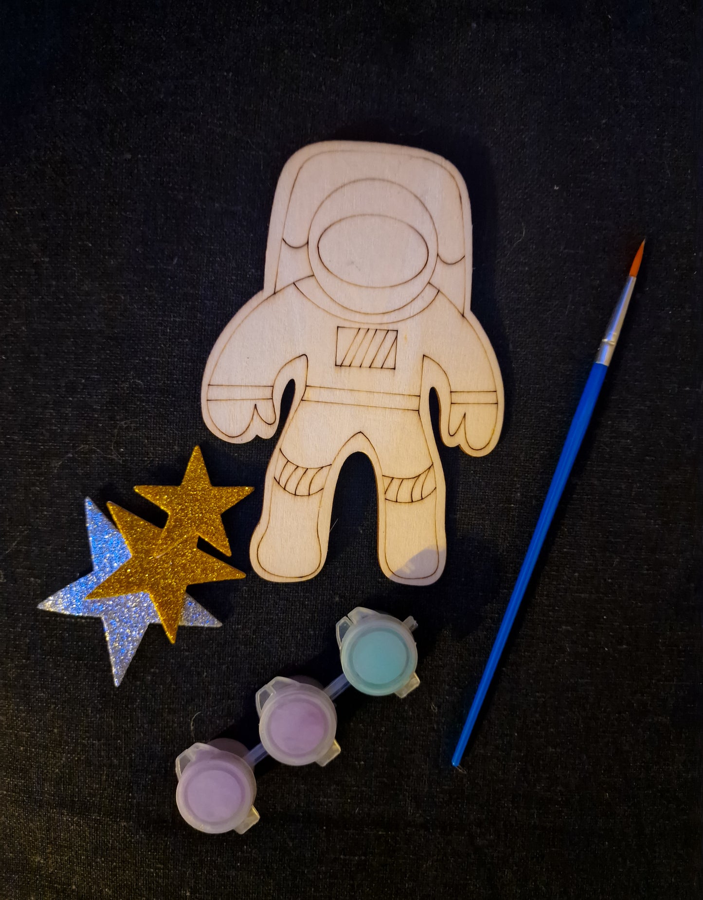 Paint your own space figure